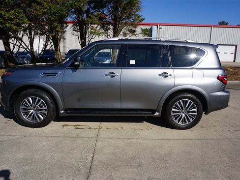 Used 2024 Nissan Armada SL w/ Captain's Chairs Package image 21