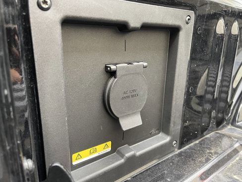 Used 2024 Ford F150 Lariat w/ Equipment Group 502A High image 4