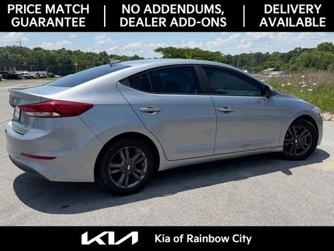 Used 2017 Hyundai Elantra SE FWD image 7