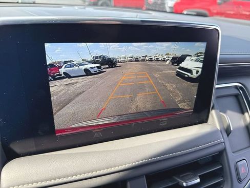 Used 2023 GMC Yukon SLT AWD/4WD image 17