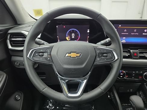 Used 2025 Chevrolet TrailBlazer LT w/ Convenience Package AWD/4WD image 25