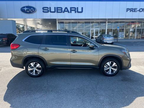 Used 2025 Subaru Ascent Premium image 2