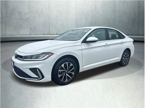 Used 2025 Volkswagen Jetta S image 1