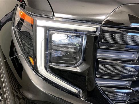 Used 2024 GMC Sierra 1500 Elevation AWD/4WD image 28