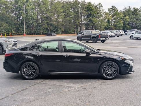 Used 2025 Toyota Camry SE image 8