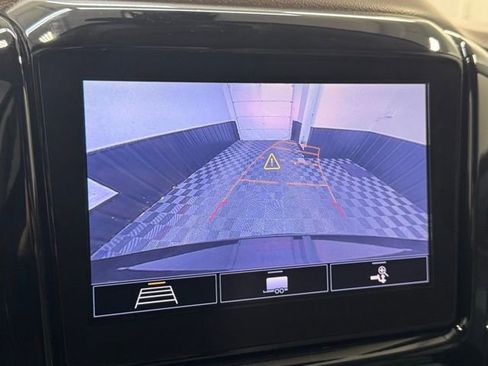 Used 2020 Chevrolet Traverse LT image 22