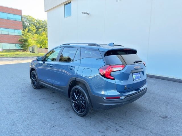 Used 2024 GMC Terrain SLE w/ Driver Convenience Package AWD/4WD image 9