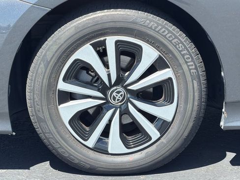 Used 2019 Toyota Prius Prime Premium image 45