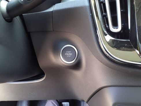 New 2025 Volvo XC40 B5 Plus w/ Protection Package Premier image 17