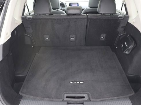 Used 2023 Nissan Rogue SV w/ SV Premium Package image 30