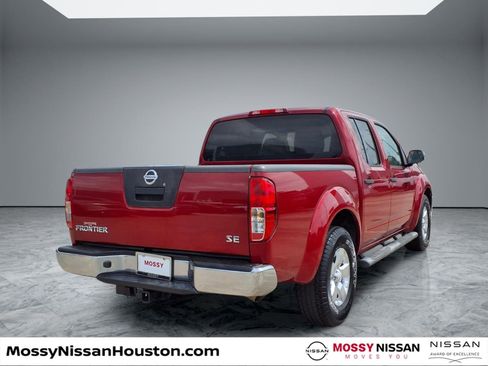 Used 2010 Nissan Frontier SE image 7