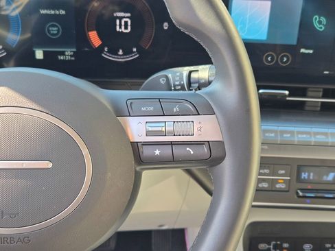 Certified 2025 Hyundai Kona SEL image 38