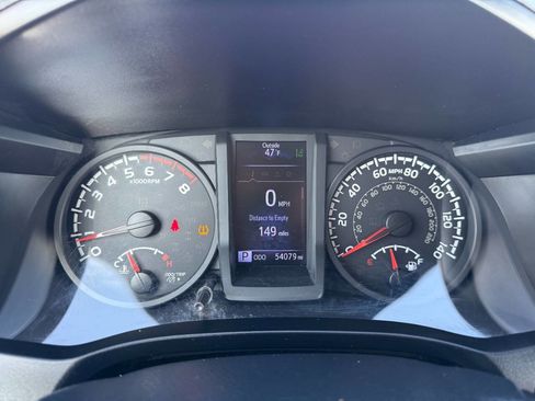 Used 2019 Toyota Tacoma SR image 34