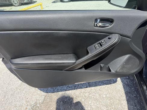 Used 2011 Nissan Altima 3.5 SR w/ 3.5SR Premium Pkg FWD image 13