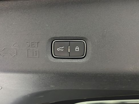 Used 2025 Ford Expedition Platinum AWD/4WD image 32