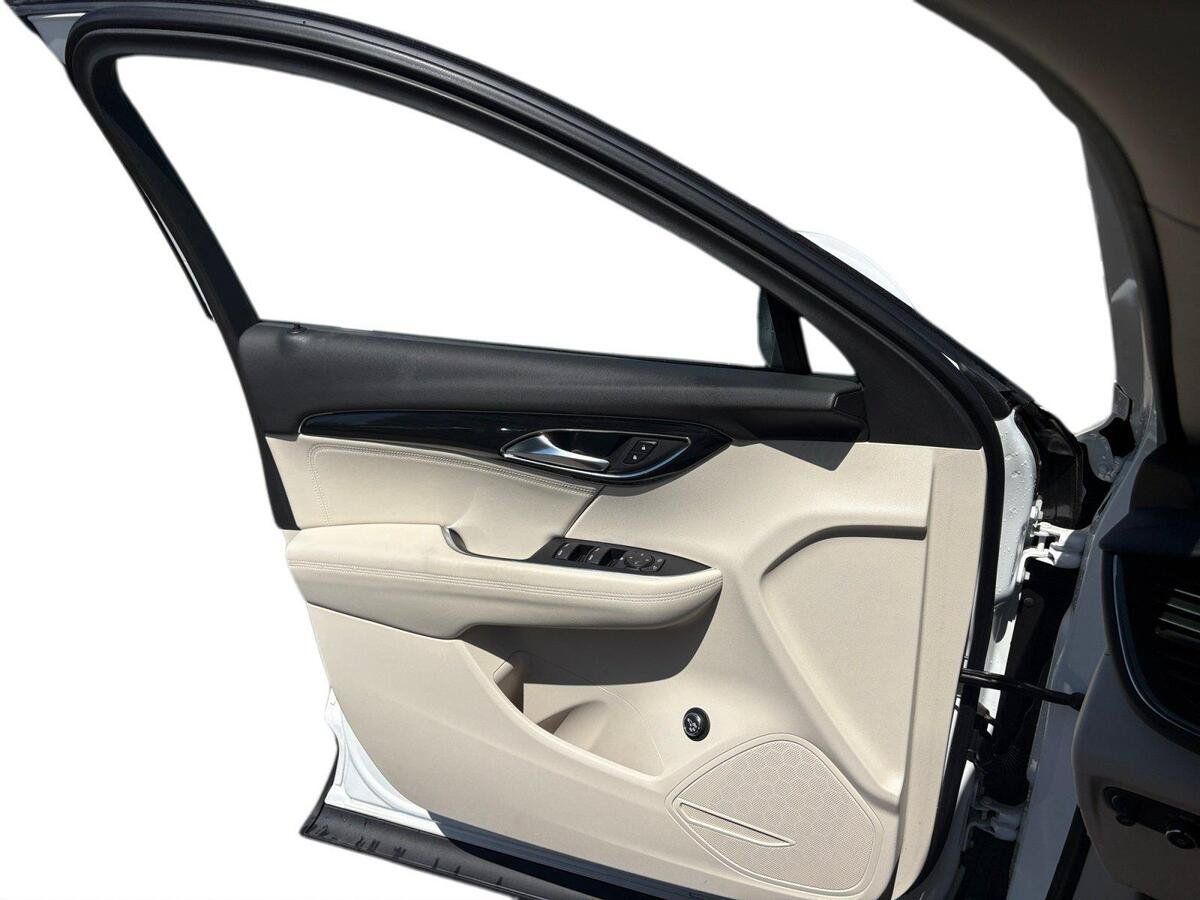 Used 2023 Buick Envision Preferred AWD/4WD image 17