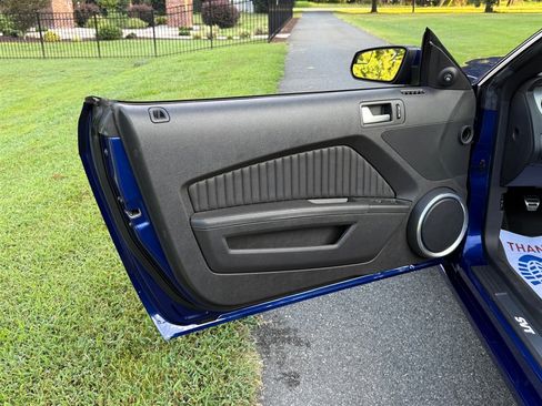 Used 2014 Ford Mustang Shelby GT500 w/ Equipment Group 821A RWD image 42