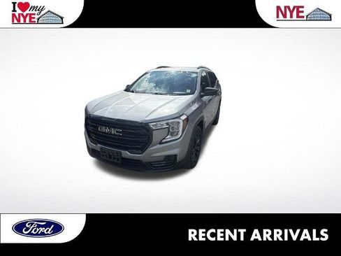 Used 2024 GMC Terrain SLE w/ Driver Convenience Package AWD/4WD image 1