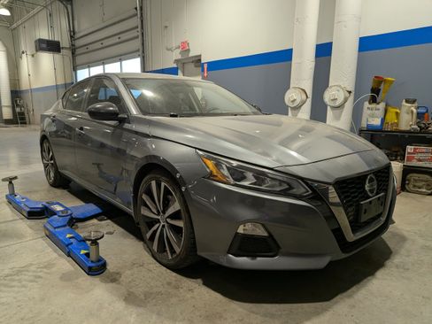 Used 2019 Nissan Altima 2.5 SR FWD image 4