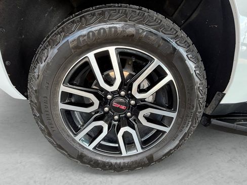 Used 2024 GMC Yukon AT4 w/ Technology Package image 28