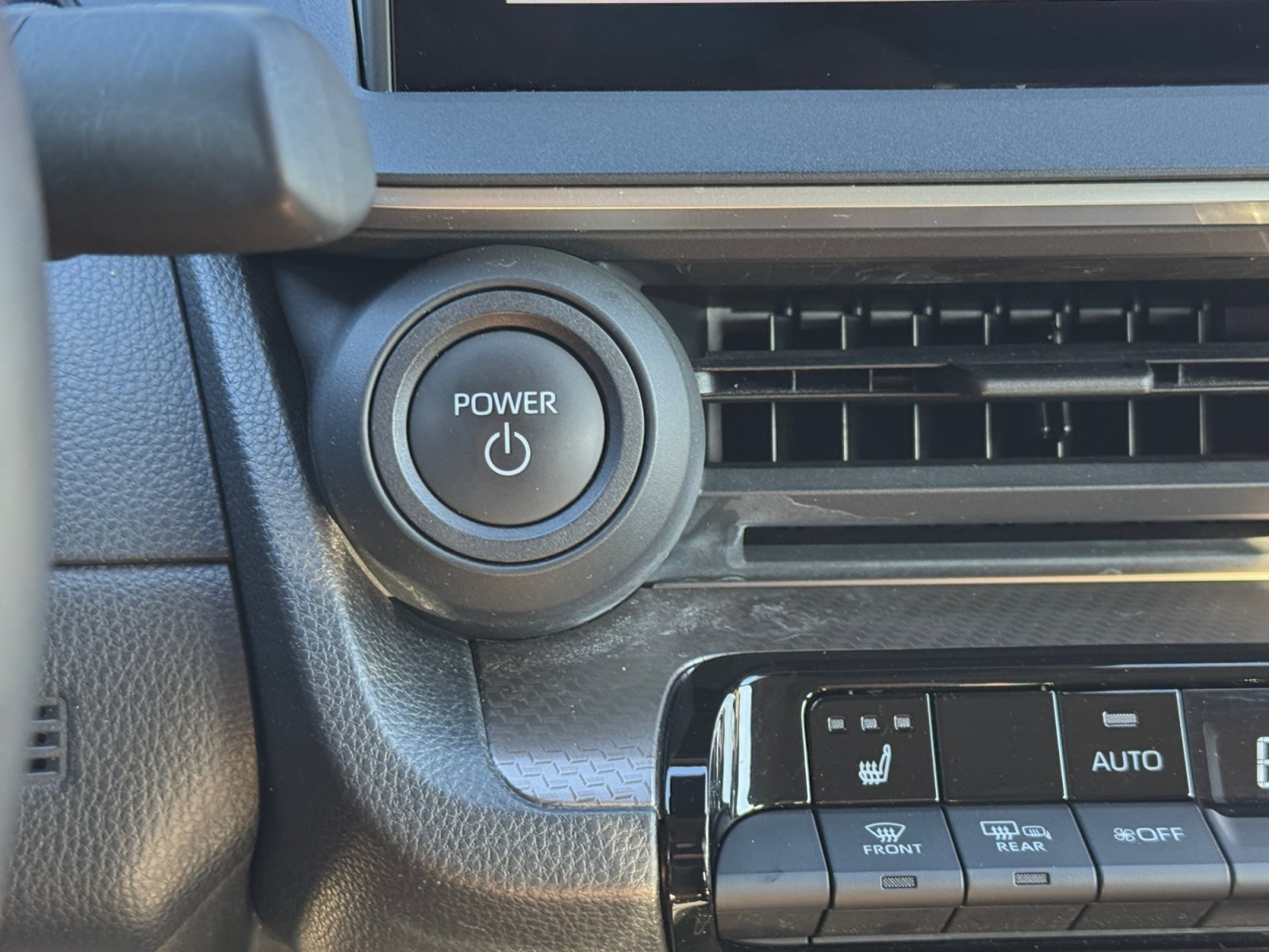 Used 2023 Toyota Prius XLE AWD/4WD image 6