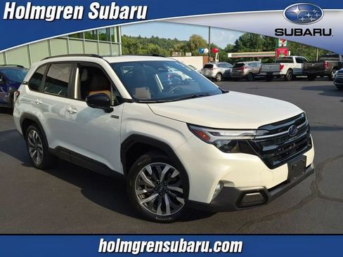 Used 2025 Subaru Forester Touring AWD/4WD image 1