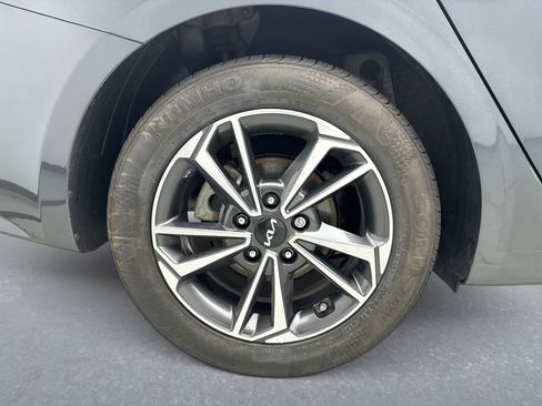 Used 2023 Kia Forte LXS w/ LXS Technology Package FWD image 22