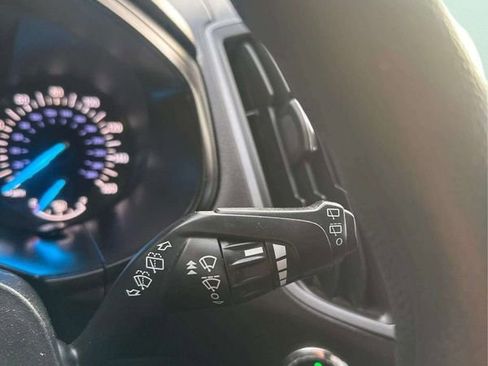 Used 2018 Ford Edge SE image 28