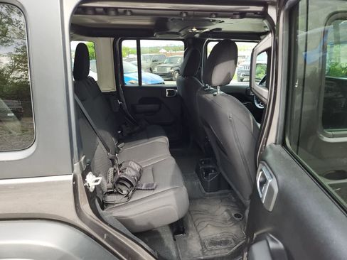 Used 2023 Jeep Wrangler Sport S image 24