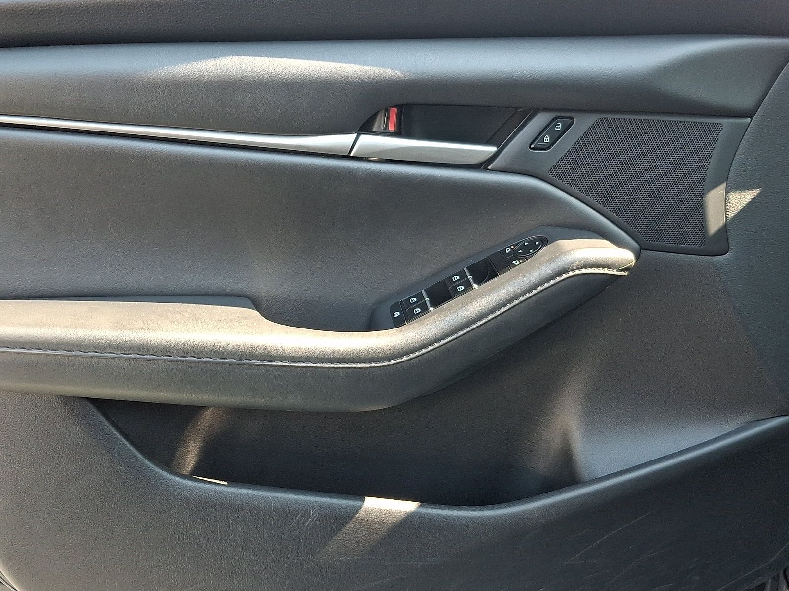 Used 2023 MAZDA MAZDA3 s FWD image 12
