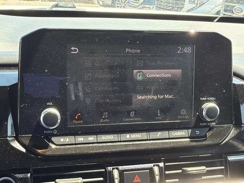 Used 2022 Nissan Pathfinder SV w/ SV Premium Package FWD image 31