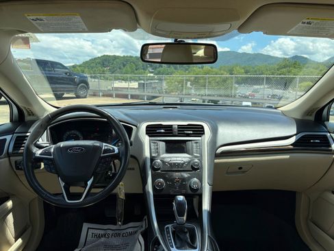 Used 2013 Ford Fusion SE FWD image 6