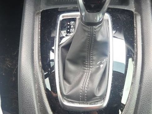 Used 2020 Nissan Rogue Sport SV AWD/4WD image 28