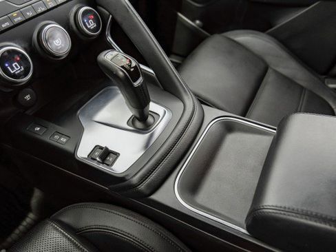 Used 2018 Jaguar E-PACE S image 25