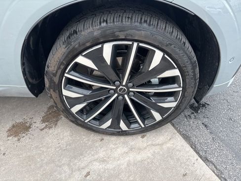 Certified 2026 Volvo XC60 B5 Ultra w/ Protection Package Premier AWD/4WD image 11
