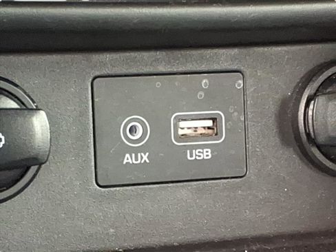 Used 2021 Hyundai Kona SE image 15