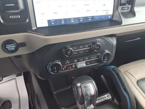 Used 2022 Ford Bronco Wildtrak image 17