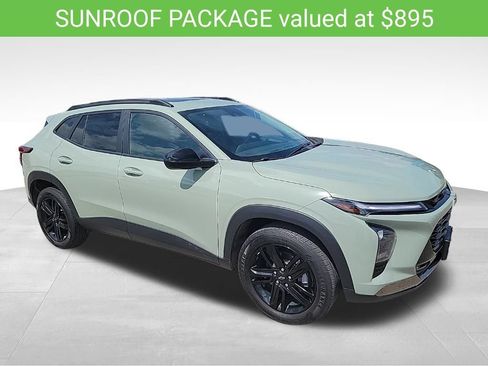 Certified 2024 Chevrolet Trax ACTIV w/ Sunroof Package FWD image 3
