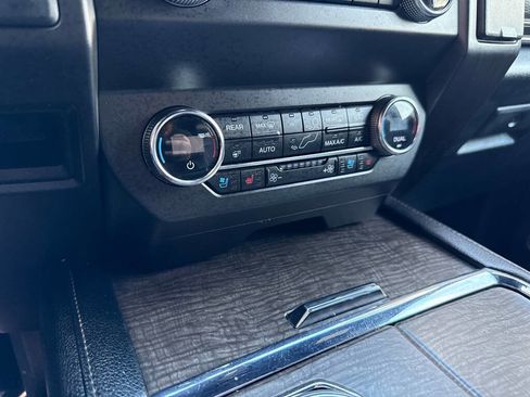 Used 2020 Ford Expedition Max Limited image 23