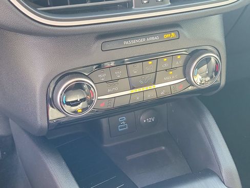 Used 2022 Ford Escape SEL w/ Technology Package FWD image 26