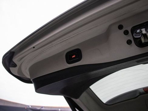 Used 2019 Nissan Rogue SV image 20