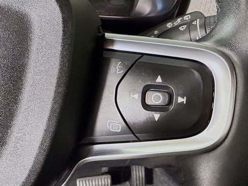 Used 2022 Volvo XC40 T5 Inscription w/ Advanced Package image 15