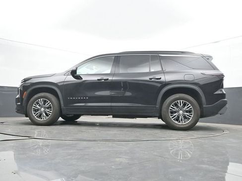 Used 2025 Chevrolet Traverse LT FWD image 28