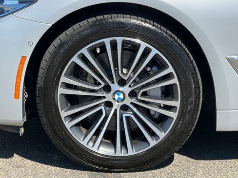 Used 2020 BMW 530i w/ Premium Package RWD image 31