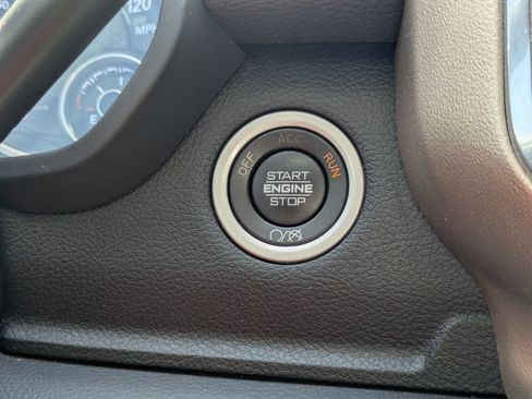 Used 2022 RAM 2500 Laramie AWD/4WD image 30