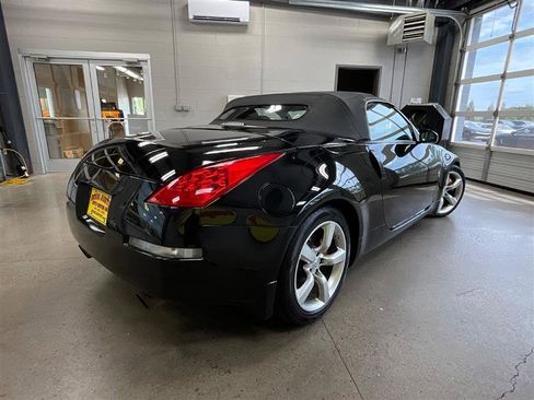 Used 2006 Nissan 350Z Grand Touring RWD image 5