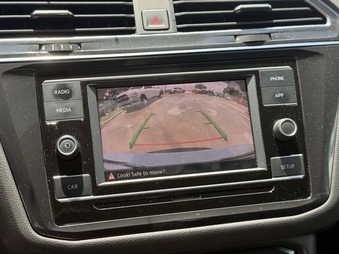 Used 2018 Volkswagen Tiguan S FWD image 21