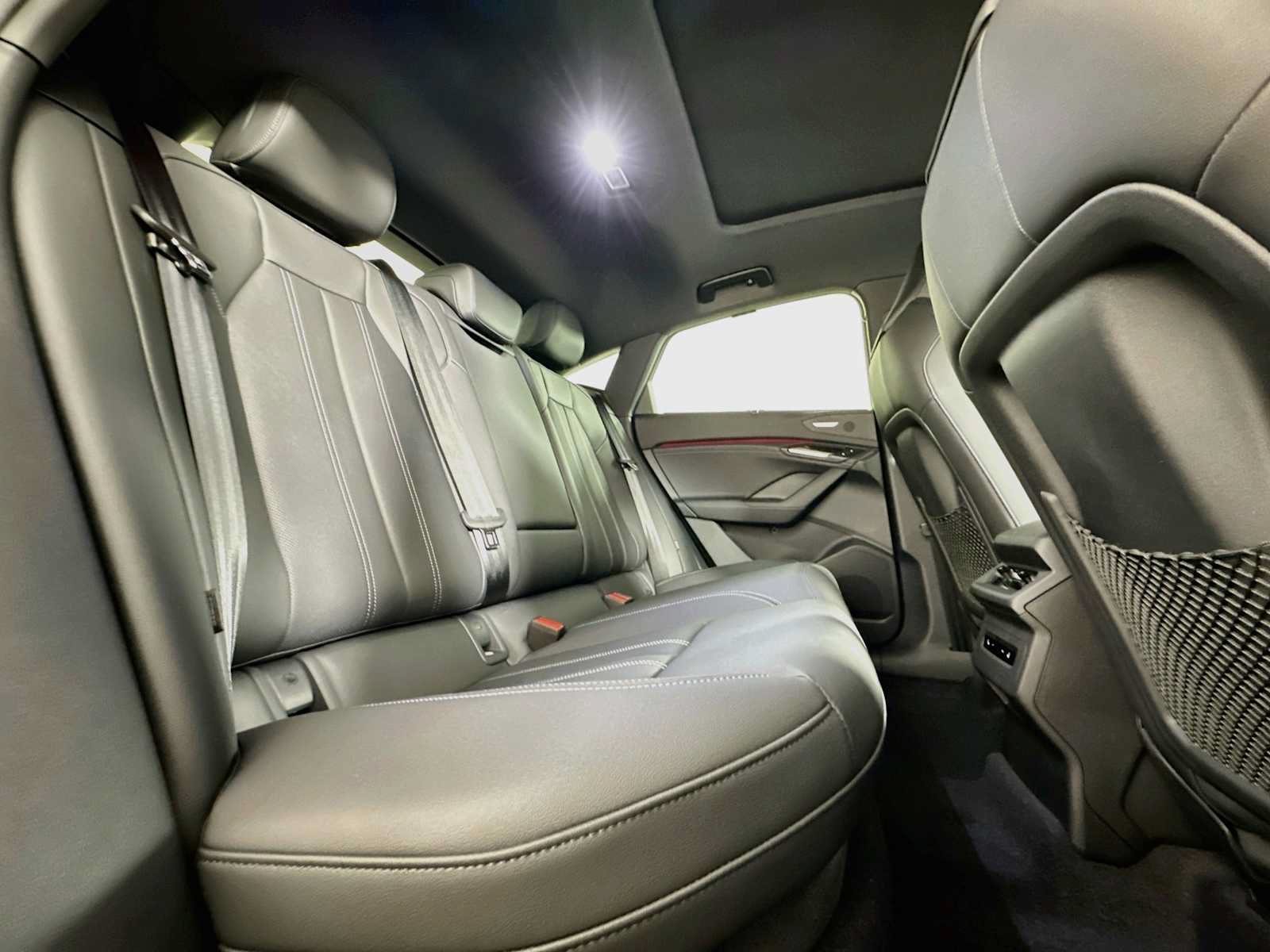 New 2027 Audi SQ6 e-tron Prestige AWD/4WD image 25