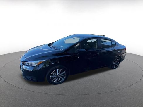 Used 2025 Nissan Versa SV image 8