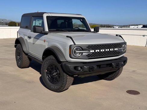 New 2026 Ford Bronco Badlands image 2